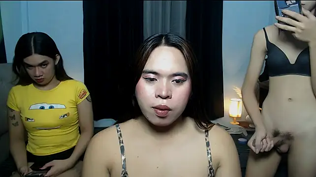 horsecock_xyra stripchat live cam model