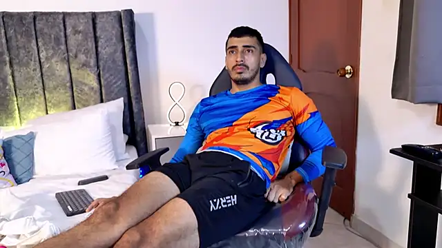 muscle_ares stripchat live cam model