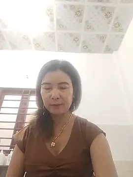 Sexy-ladyboobs20 stripchat live cam model