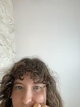 MoonAngelic stripchat live cam model