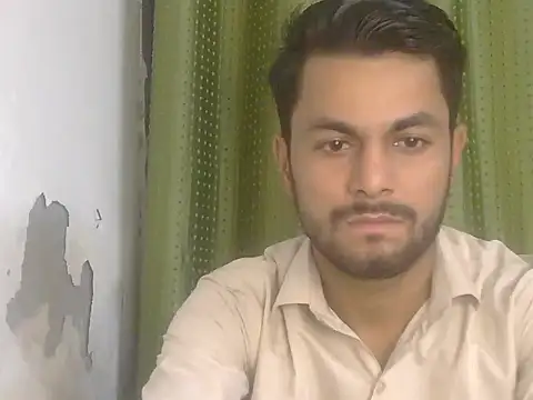 Stubborndesiboy stripchat live cam model