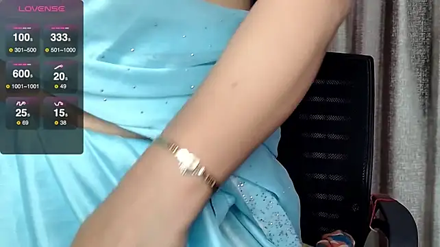 Radhika_4_you stripchat live cam model