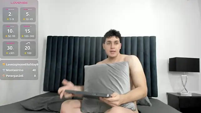 Sam_Roos stripchat live cam model