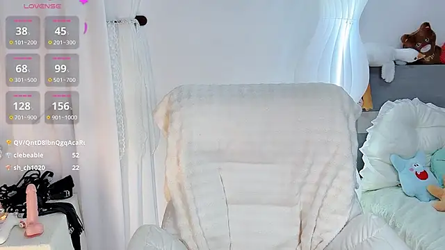 -Nini-- stripchat live cam model