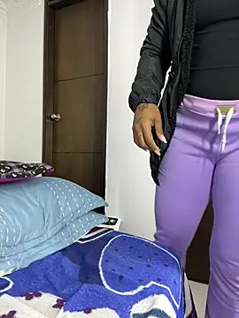 sandylau stripchat live cam model