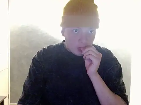 khikhe stripchat live cam model