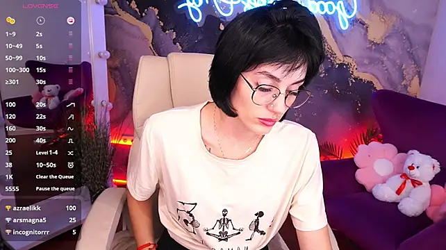 EviiLune stripchat live cam model