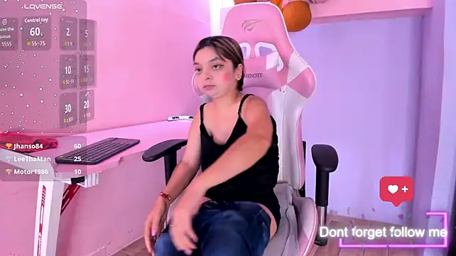 CharlotteMuller stripchat live cam model