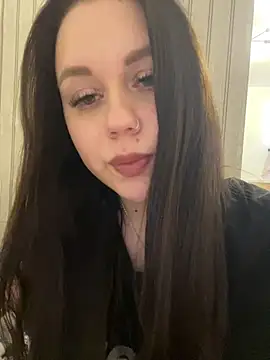 Marylallka5 stripchat live cam model