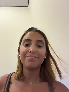 LoisC stripchat live cam model