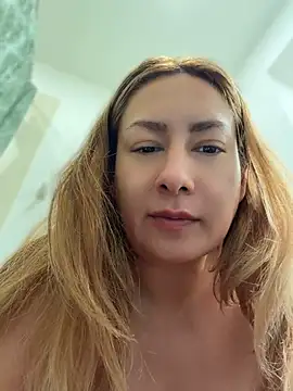 IAmScarlettLove stripchat live cam model