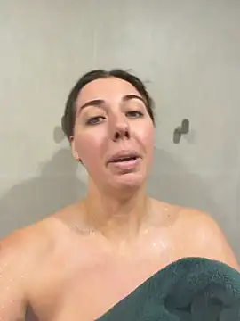 Aussielulu stripchat live cam model