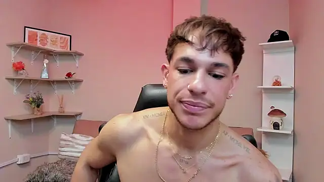 _Juan023_ stripchat live cam model