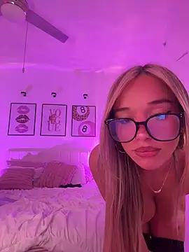amylaaa stripchat live cam model