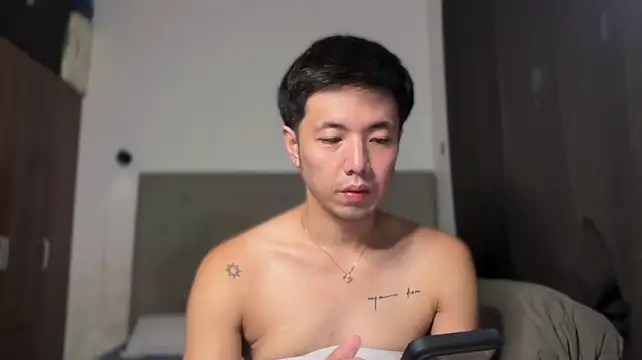 Addictiveboi stripchat live cam model