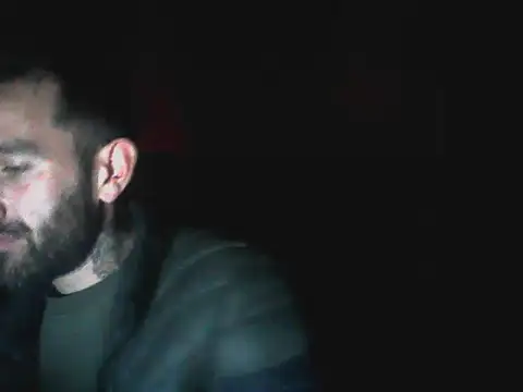HesARG stripchat live cam model