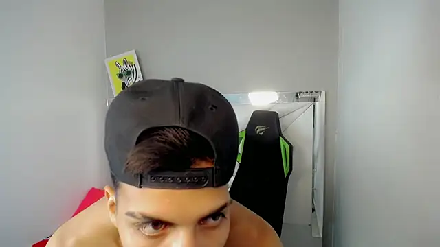 RyanFlirty stripchat live cam model