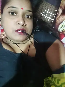 Renurani1 stripchat live cam model