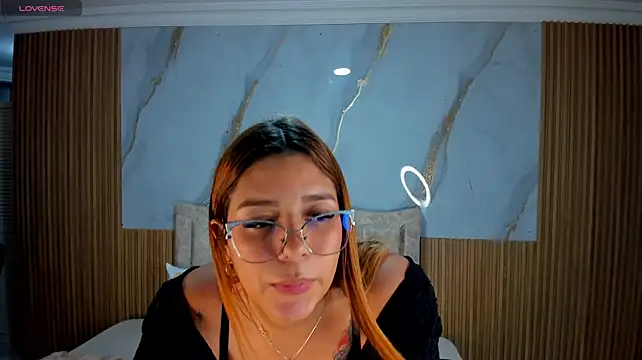 mia_18v stripchat live cam model