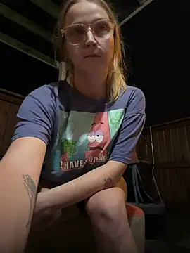 slimeee24 stripchat live cam model