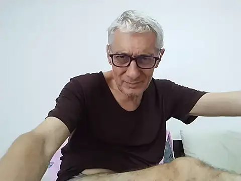 BIGUNCUTHARDCOCK stripchat live cam model