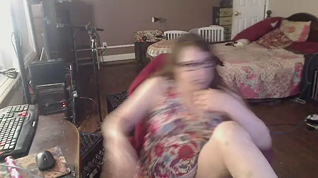 Ireallysquirt stripchat live cam model