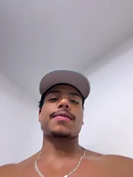 XavierColeman stripchat live cam model