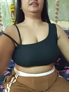 Tridha_2 stripchat live cam model