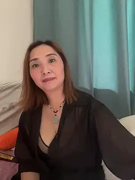 xiaoyanziandeng stripchat live cam model