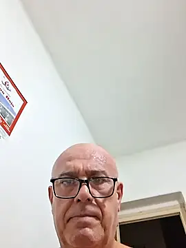 julenvcia stripchat live cam model