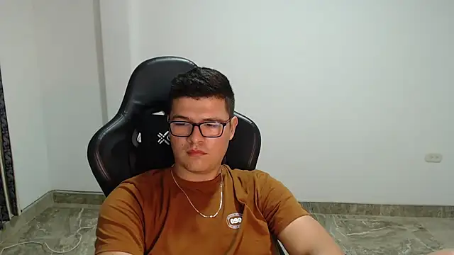 Plug_Control stripchat live cam model