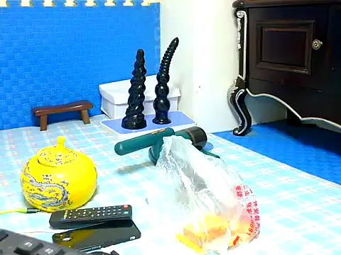 watudong stripchat live cam model
