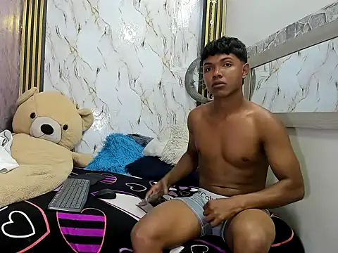 lomjitas_hot_twinck18 stripchat live cam model