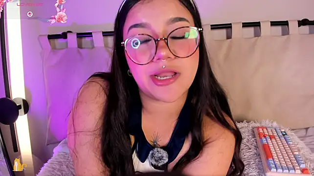 idanora_ stripchat live cam model