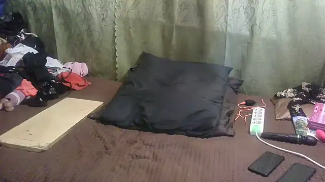 IngaQAce stripchat live cam model