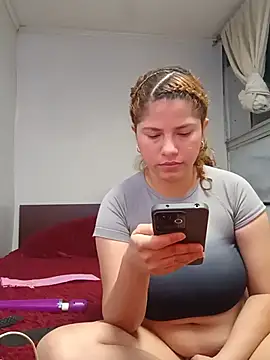 EmilyCm stripchat live cam model