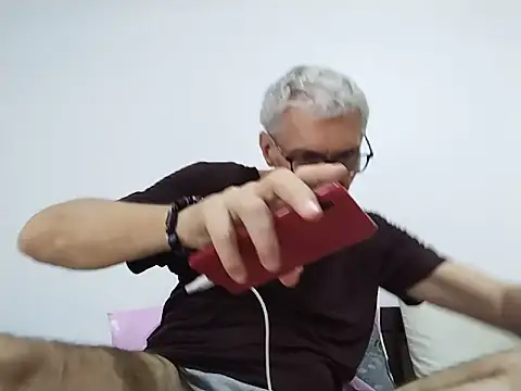 BIGUNCUTHARDCOCK stripchat live cam model