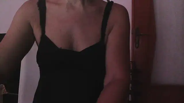 fragrance72 stripchat live cam model
