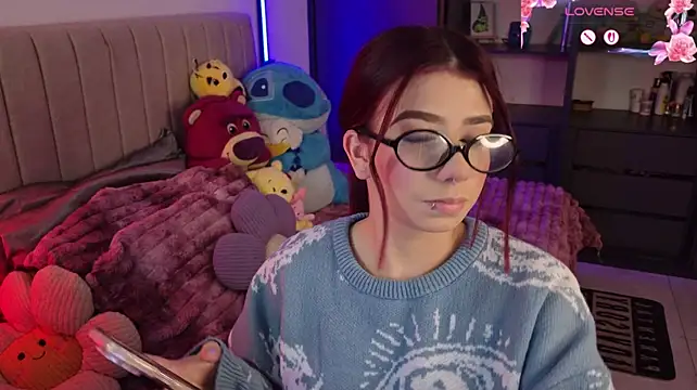 Your_rosalie stripchat live cam model