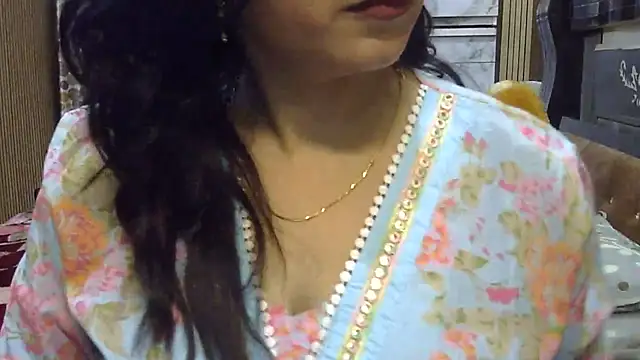 Hot_anshika120 stripchat live cam model