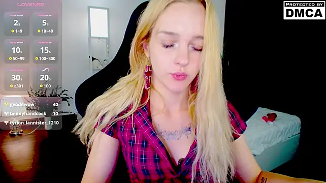 Aliceglass__ stripchat live cam model
