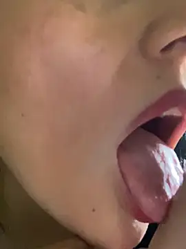 Miaswwe stripchat live cam model