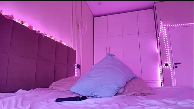 lalisabrown stripchat live cam model