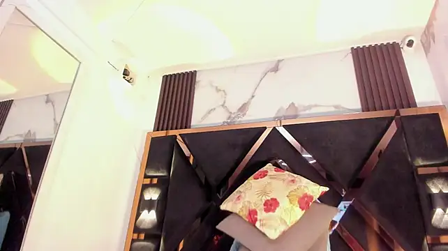 natasha_eboni stripchat live cam model