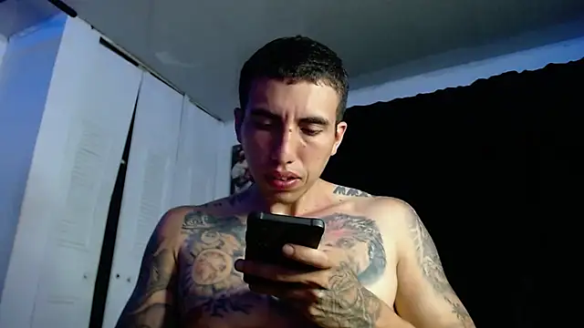 Adam_Hudsond stripchat live cam model
