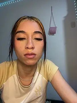 I__alahia stripchat live cam model