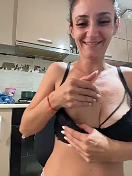 Almmaxxxx stripchat live cam model