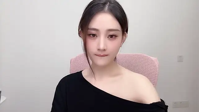 _222Mia stripchat live cam model