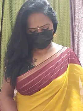 Meera_mia stripchat live cam model