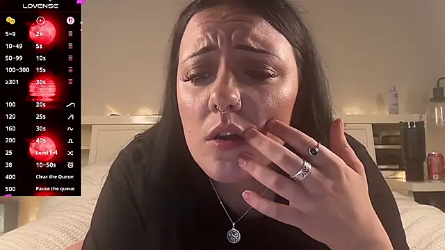 altravenn stripchat live cam model